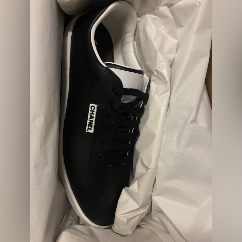 CHANEL Black and White Men’s Leather Sneakers - Picture 6 of 7